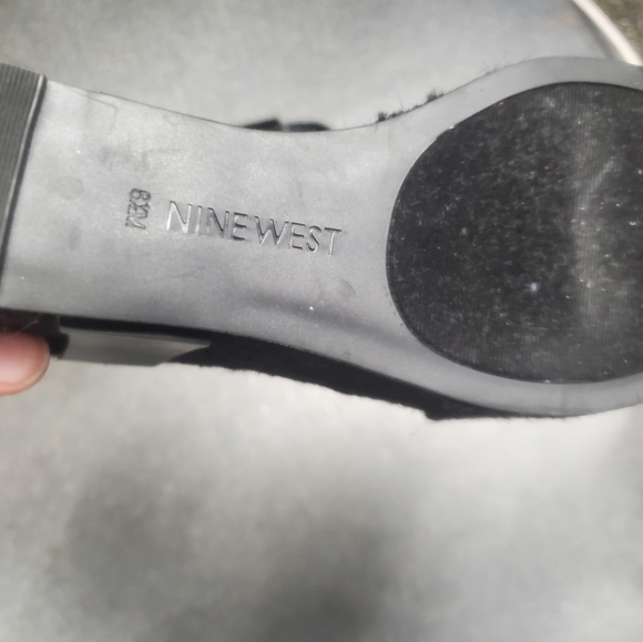 Nine west size 8.5 black wedge - Picture 6 of 7